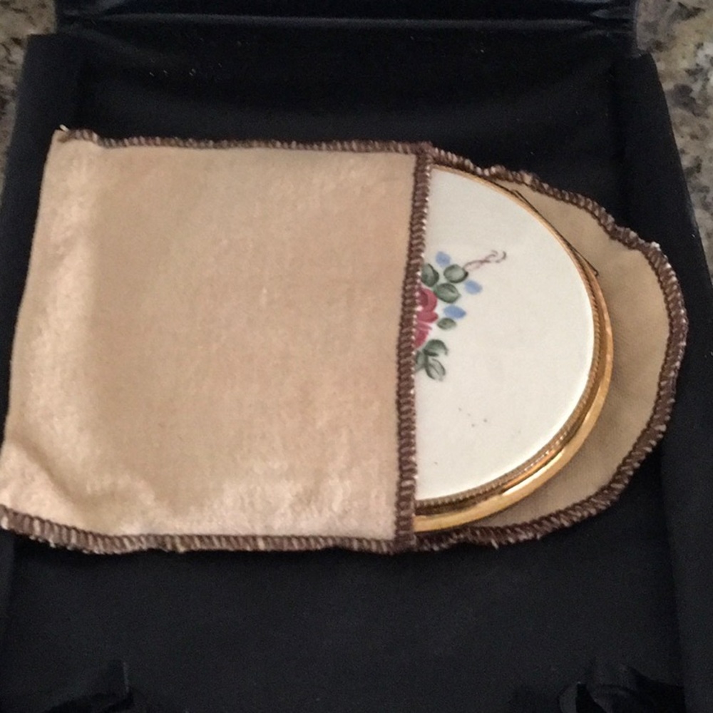 Vintage Compact Case - Picture 6 of 6